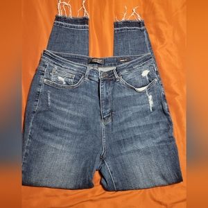 Judy Blues Size 15/32 Skinny